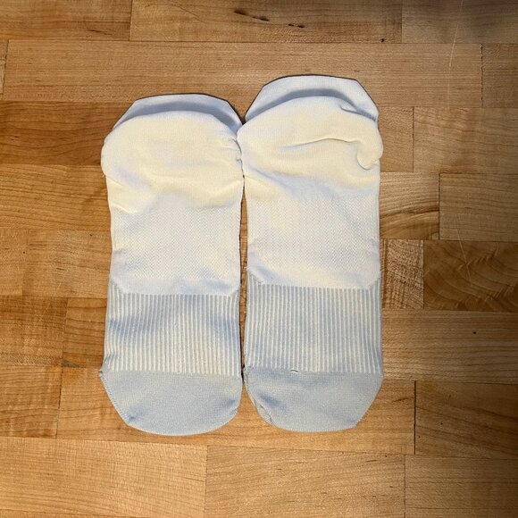 Men's Medium 8-9.5 Nike Spark Lightweight Dri Fit No Show Running Tab Socks - Picture 2 of 2